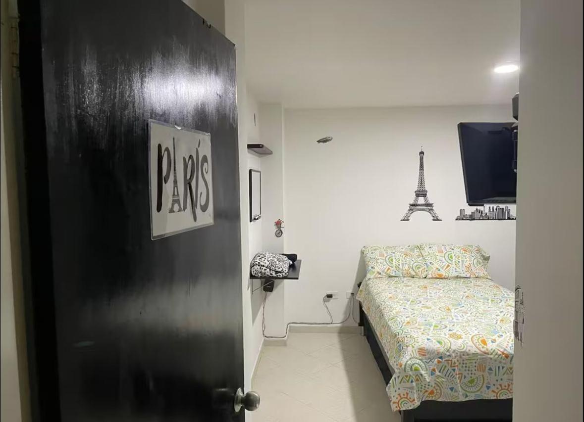 Privadas, Dentro De Apartamento, Comodas Y Muy Cercanas Al Poblado Habitación en casa particular Medellín